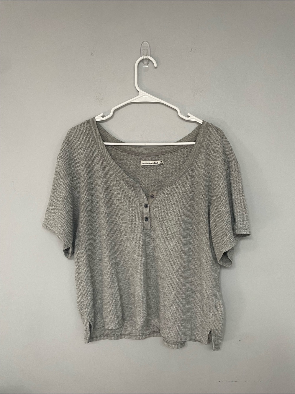 Abercrombie & Fitch Gray Short-Sleeve Henley Top